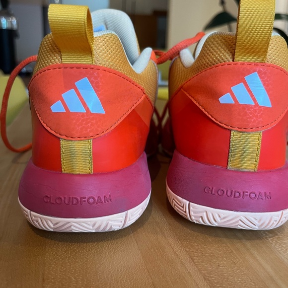 Size 5. Used only on inside basketball courts. - Picture 4 of 6